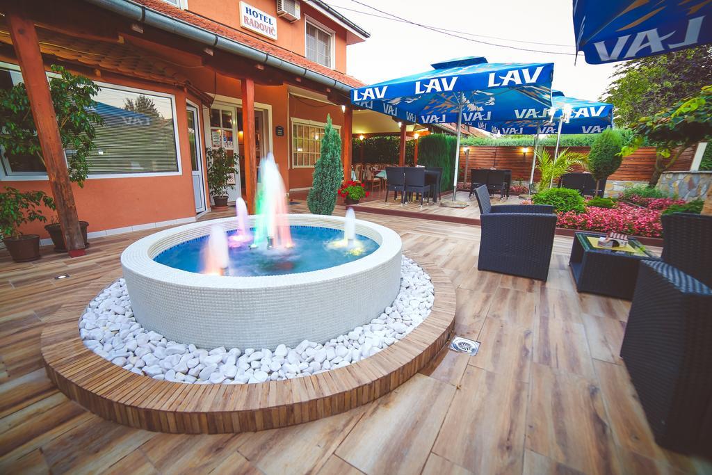 Garni Hotel Radovic Κραγκούγιεβατς Εξωτερικό φωτογραφία