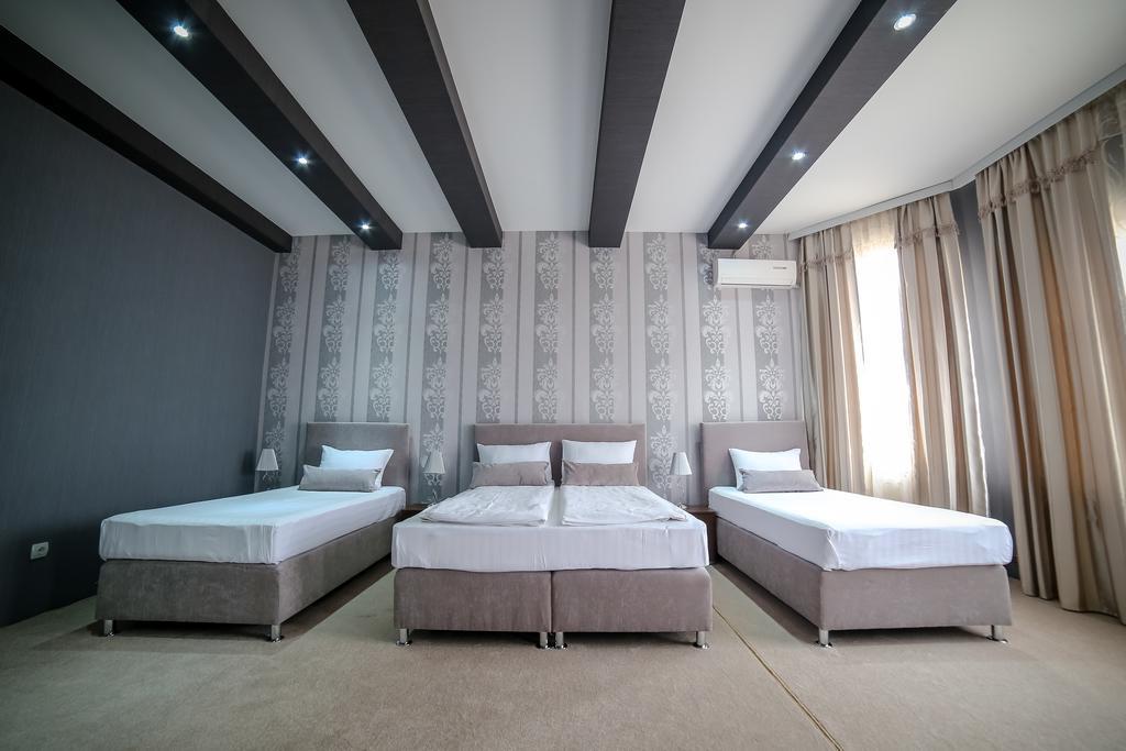 Garni Hotel Radovic Κραγκούγιεβατς Εξωτερικό φωτογραφία