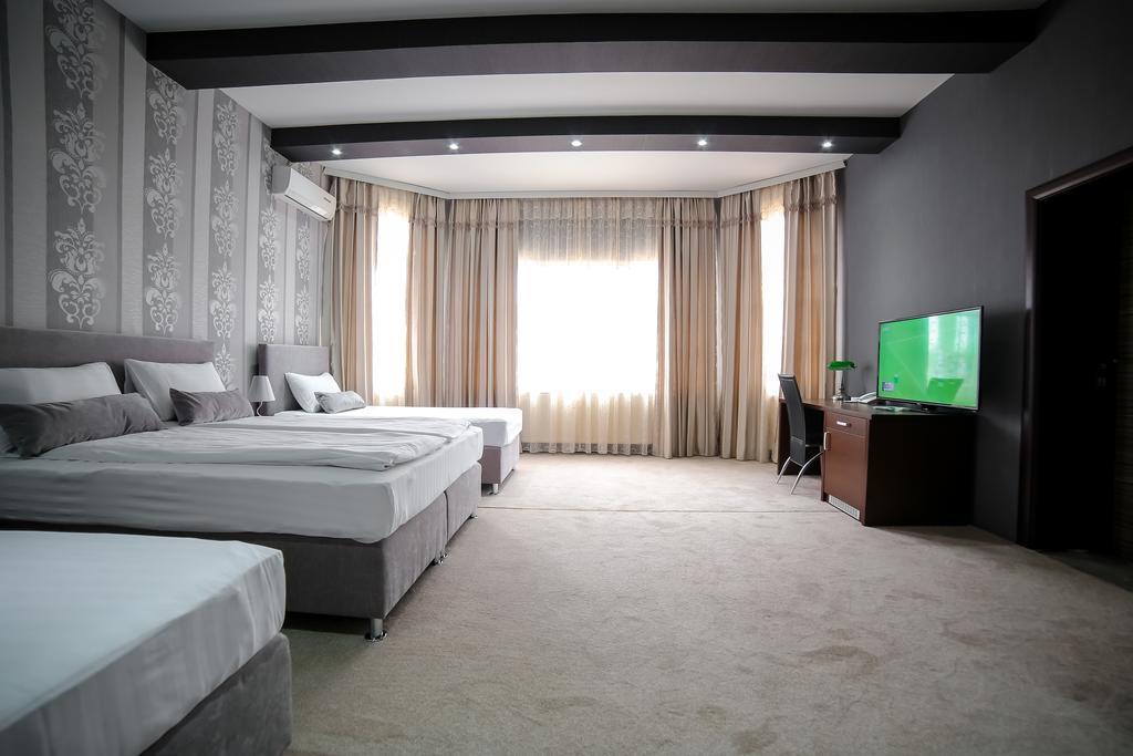 Garni Hotel Radovic Κραγκούγιεβατς Εξωτερικό φωτογραφία