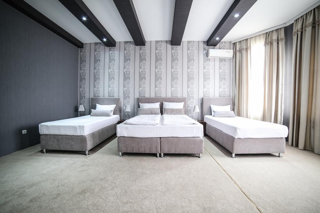 Garni Hotel Radovic Κραγκούγιεβατς Εξωτερικό φωτογραφία