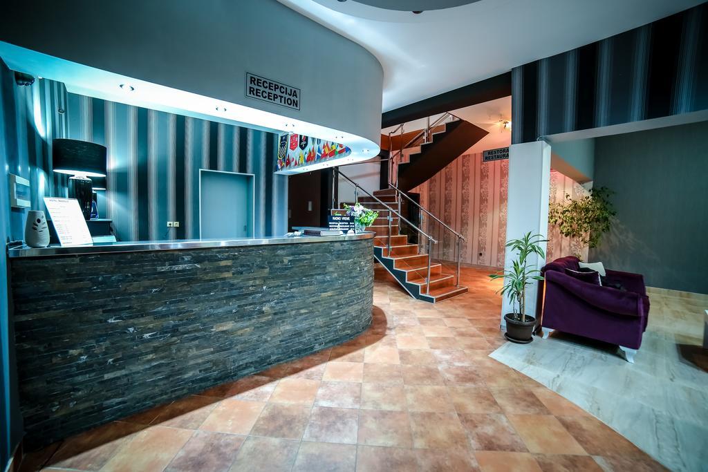Garni Hotel Radovic Κραγκούγιεβατς Εξωτερικό φωτογραφία