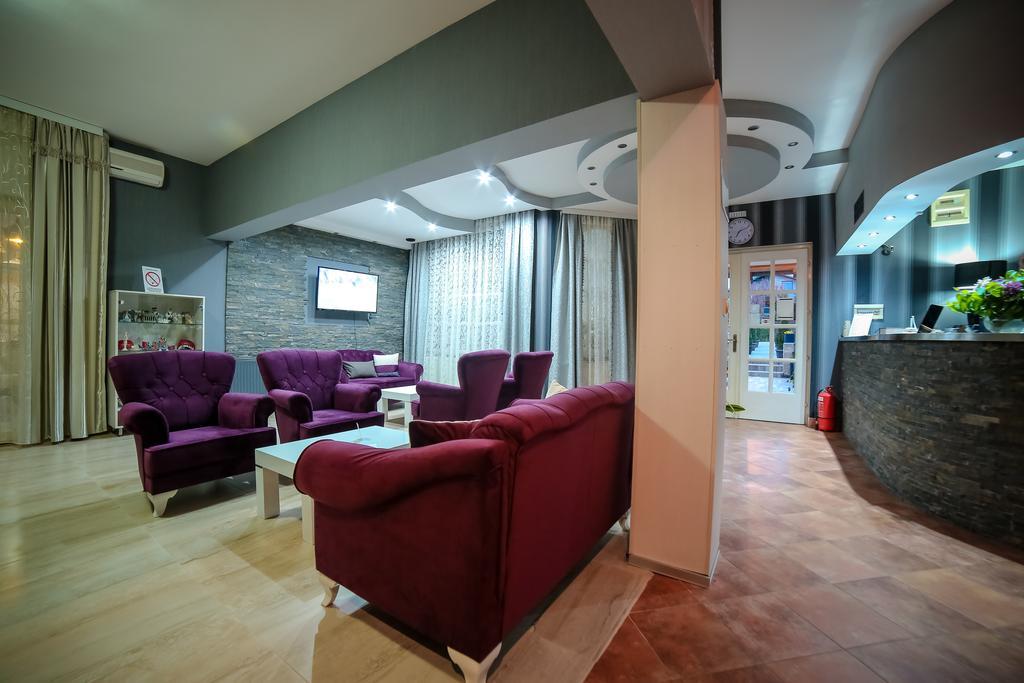 Garni Hotel Radovic Κραγκούγιεβατς Εξωτερικό φωτογραφία