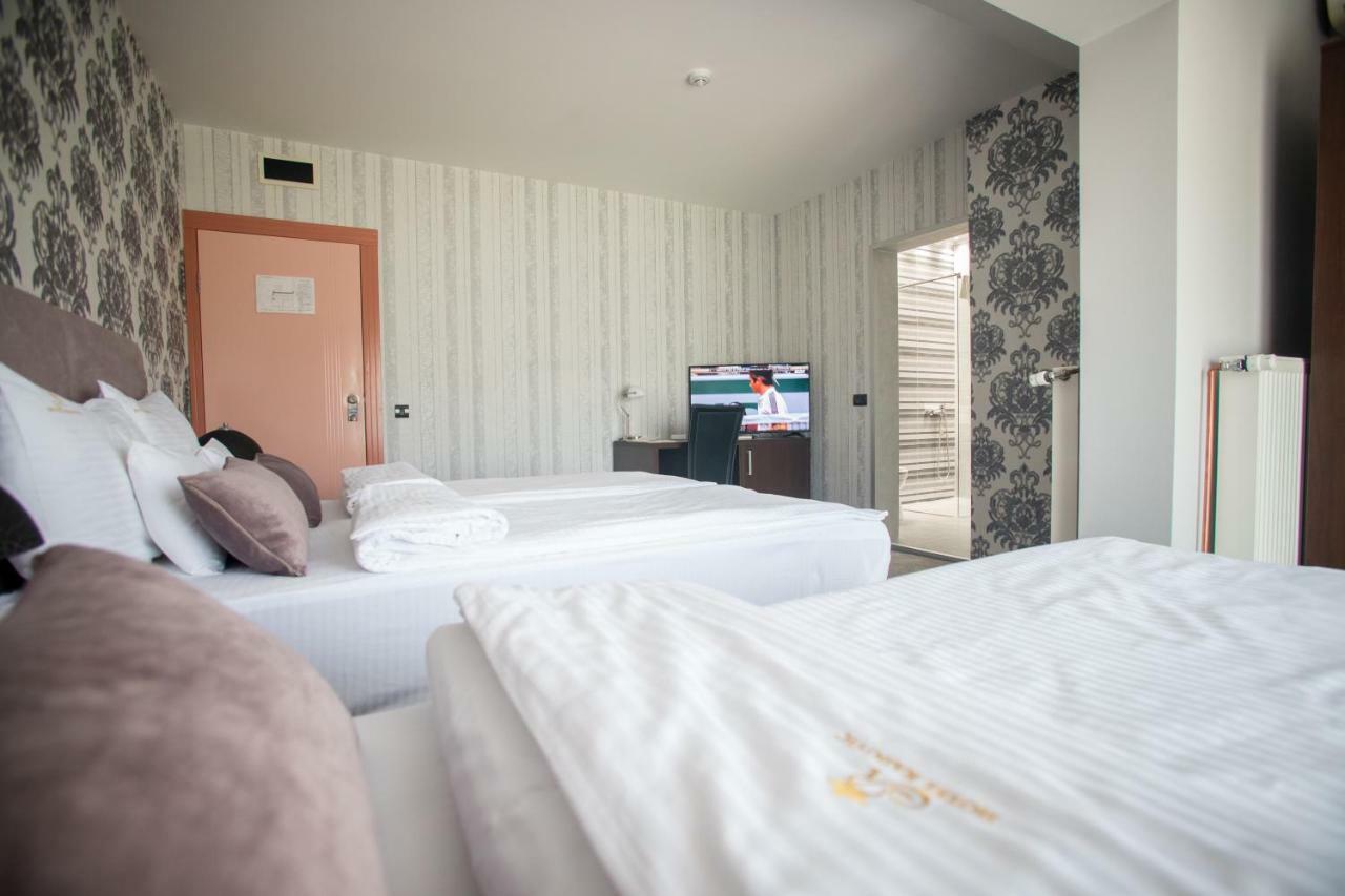 Garni Hotel Radovic Κραγκούγιεβατς Εξωτερικό φωτογραφία