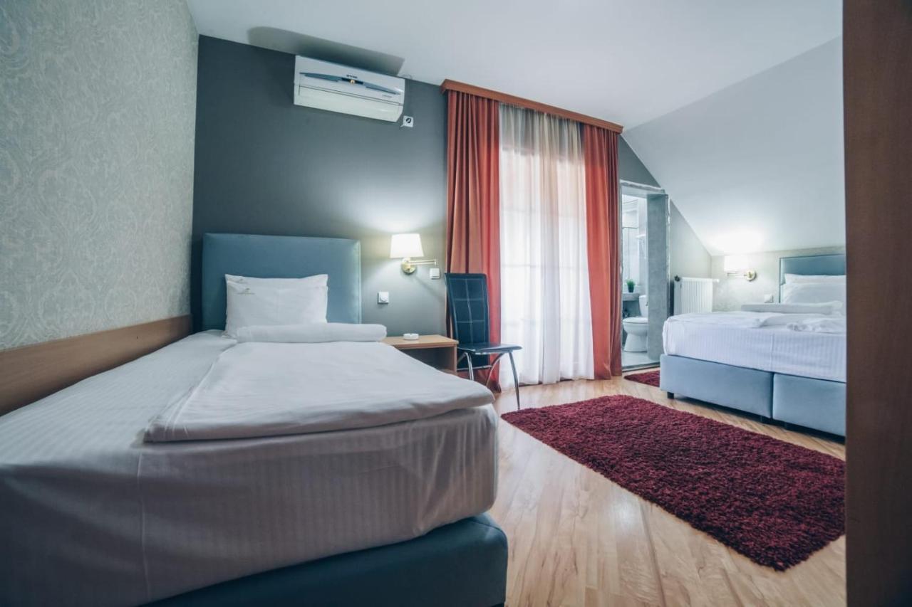 Garni Hotel Radovic Κραγκούγιεβατς Εξωτερικό φωτογραφία