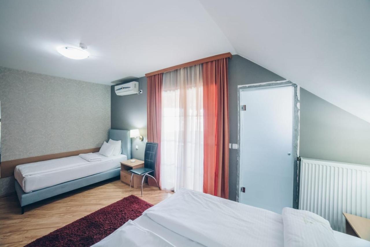 Garni Hotel Radovic Κραγκούγιεβατς Εξωτερικό φωτογραφία